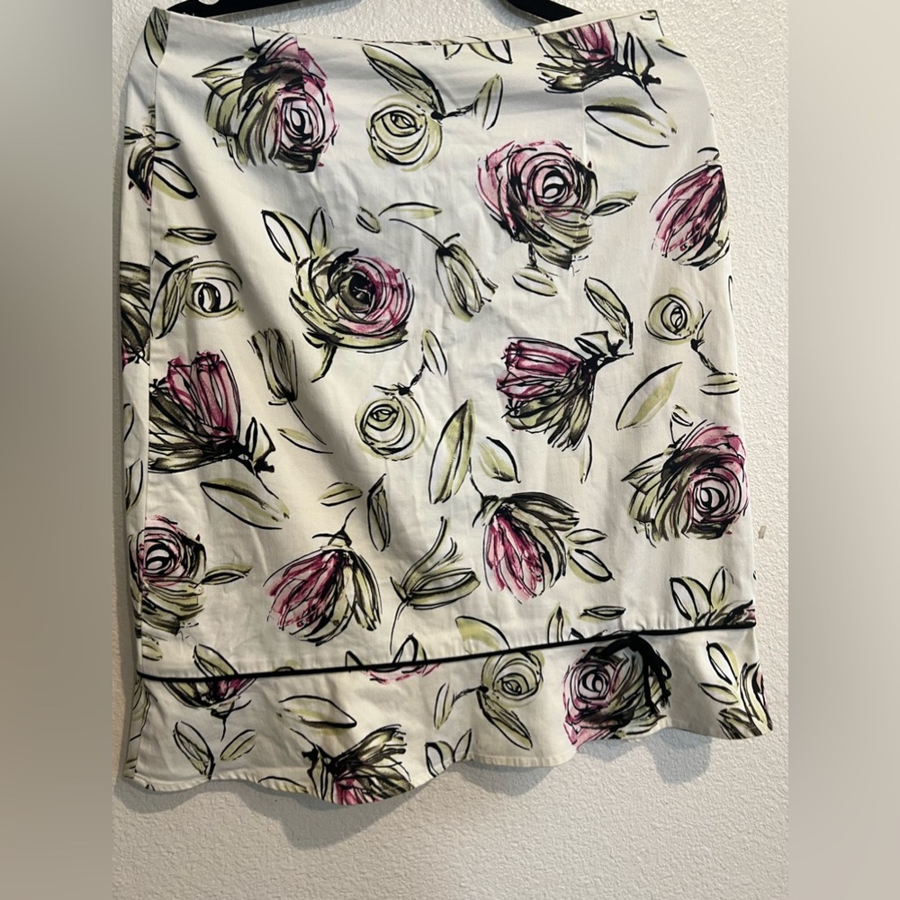 Lily floral skirt‎
